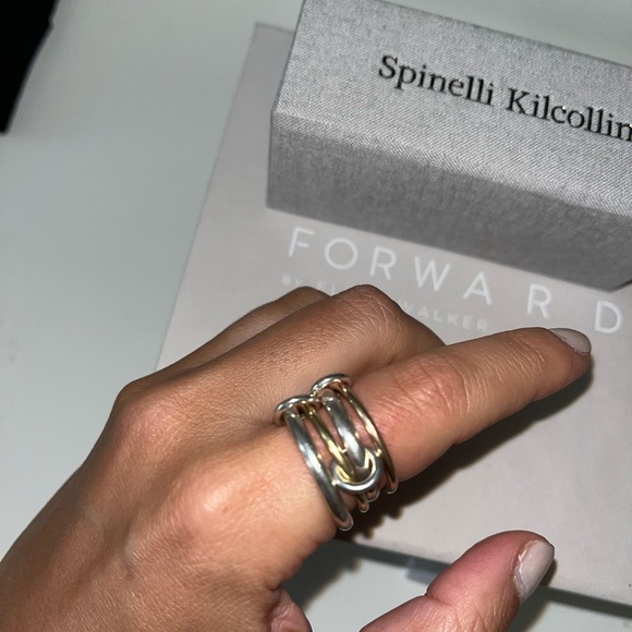 SPINELLI KILCOLLIN
Hyacinth Ring
Size: 7 Silver & 18K Yellow Gold & 18k - Picture 4 of 6